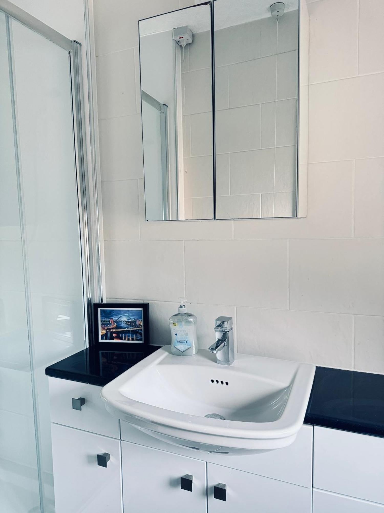 Seaview Loft Free Onsite Parking * Whitley Bay
